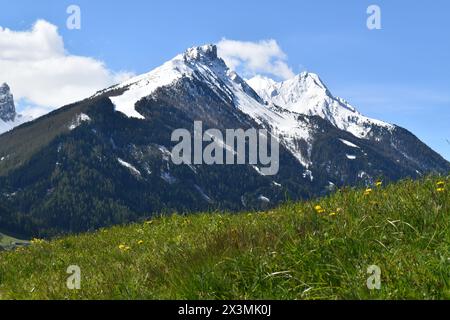 Belle vallée de Stubaier haute dans les montagnes des Alpes autrichiennes , Neustift im Stubaital , région du Tyrol , Autriche Banque D'Images