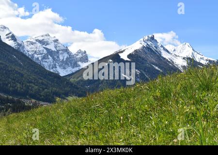 Belle vallée de Stubaier haute dans les montagnes des Alpes autrichiennes , Neustift im Stubaital , région du Tyrol , Autriche Banque D'Images