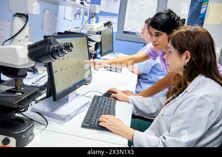 L'analyse génétique, l'hématologie, hôpital Donostia, San Sebastian, Gipuzkoa, Pays Basque, Espagne Banque D'Images