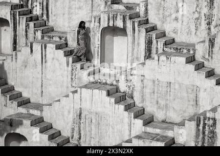 Abhaneri, Rajasthan, Inde 02.05.2023 Chand Baori s'en va bien à Abhaneri, Rajasthan. C'est l'un des puits les plus profonds et les plus grands de l'Inde Banque D'Images