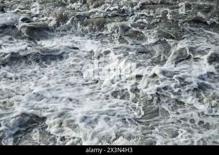 vagues et rapides de la rivière sauvage, gros plan Banque D'Images
