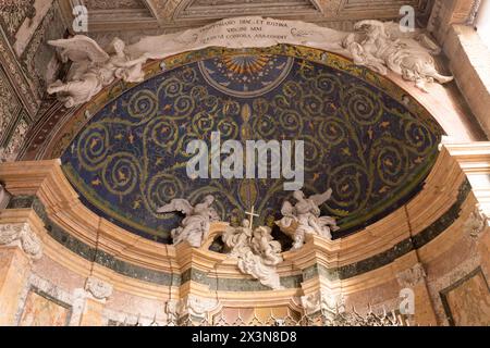 Mosaïque d'abside de chapelle de préparation Rufina dans le narthex du Baptistère du Latran (Battistero lateranense, aussi connu sous le nom de San Giovanni in fonte ou San Giova Banque D'Images