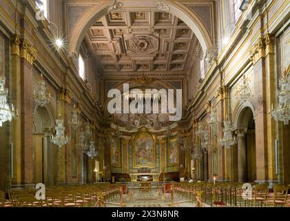 La basilique des Saints Jean et Paul sur la colline caélienne (Basilica dei Santi Giovanni e Paolo al Celio) . Rome, Italie Banque D'Images