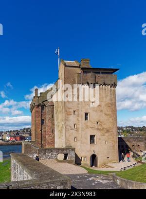 Château de Broughty à l'embouchure de l'estuaire de Tay, garde depuis le XVe siècle sur Dundee et Perth, et maintenant un musée local. Banque D'Images