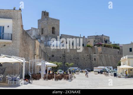 OTRANTE, ITALIE, 14 JUILLET 2022 - vue du centre historique d'Otrante, province de Lecce, Pouilles, Italie Banque D'Images