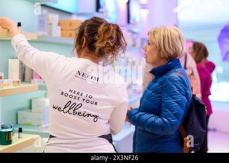 Bien-être de l'ouverture du magasin Neom Banque D'Images