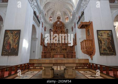 Old Goa, Inde - 2 février 2024 : intérieur de l'église de Saint Cajetan, connue sous le nom d'église de la Divine Providence à Old Goa, Inde. Banque D'Images