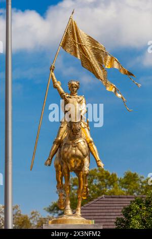 Quartier français, Nouvelle-Orléans, Louisiane. Statue de Jeanne d'Arc, rue Decatur, en face du marché français. Copie d'une statue de 1880 par le sculpteur français EM Banque D'Images