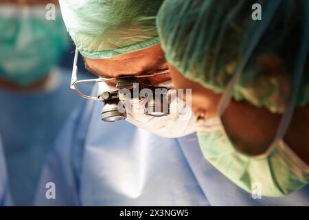 Les chirurgiens vasculaires, chirurgie, bloc opératoire, hôpital Donostia, San Sebastian, Gipuzkoa, Pays Basque, Espagne Banque D'Images