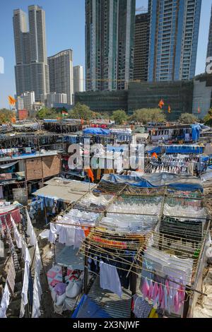 Mumbai, Inde - 3 mars 2024 : Mahalaxmi Dhobi Ghat, la plus grande blanchisserie en plein air de Mumbai, Inde. Banque D'Images