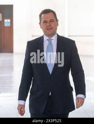 Londres, Royaume-Uni. Avril 28 2024. L'ancien ministre de l'Immigration Robert Jenrichk est vu devant la BBC après être apparu dimanche avec Laura Kuenssberg show...Credit : Tayfun Salci / Alamy Live News Banque D'Images