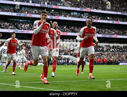 Londres, Royaume-Uni. 28 avril 2024. OBJECTIF. Kai Havertz (Arsenal, 29) célèbre avoir marqué le troisième but d'Arsenal lors du match de Tottenham V Arsenal premier League au Tottenham Hotspur Stadium. Cette image est RÉSERVÉE à UN USAGE ÉDITORIAL. Licence exigée du Football DataCo pour toute autre utilisation. Crédit : MARTIN DALTON/Alamy Live News Banque D'Images