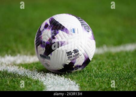 Vue générale du ballon Nike Flight Official match lors du match de premier League au City Ground de Nottingham. Date de la photo : dimanche 28 avril 2024. Banque D'Images