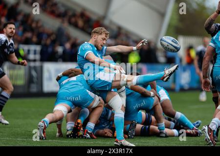 Newcastle, GbR. 28 avril 2024. Gus Warr de Sale Sharks s'efface lors du Gallagher Premiership match entre Newcastle Falcons et Sale Sharks à Kingston Park, Newcastle le dimanche 28 avril 2024. (Photo : Chris Lishman | mi News) crédit : MI News & Sport /Alamy Live News Banque D'Images