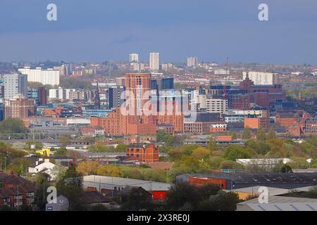 Une vue lointaine de l'horizon du centre-ville de Leeds, West Yorkshire, Royaume-Uni Banque D'Images