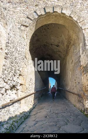 Couloir étroit de la porte de la ville Porta Marina, Pompéi, Campanie, Naples Banque D'Images