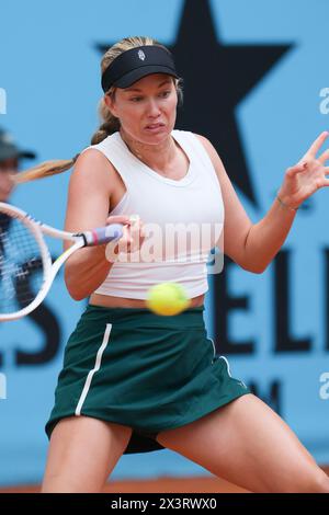 Madrid, Espagne. 28 avril 2024. Danielle Collins lors de la troisième manche du tournoi WTA Tour Madrid Open 2024 contre Jacqueline Cristian à Caja Magica à Madrid le 28 avril 2024 Espagne (photo par Oscar Gonzalez/Sipa USA) crédit : Sipa USA/Alamy Live News Banque D'Images