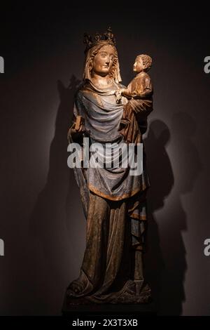 Vierge à l'enfant, Ile-de-France, XIVe siècle, grès avec des traces de polychromie, Amsterdam, pays-Bas Banque D'Images