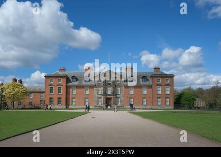 Visiteurs du Dunham Massey Hall and Gardens, Cheshire Banque D'Images