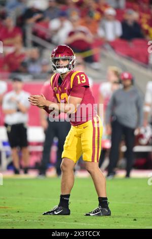 (PHOTOS DE FICHIER) ancien quarterback des Trojans de l'USC (13) Caleb Williams qui est projeté d'aller dans le Top 3 de la draft 2024 de la NFL, le voici photographié le 8 octobre 2022 contre les Cougars de l'État de Washington, la draft de la NFL aura lieu à Detroit le 25 avril 2024. (Crédit obligatoire : Jose / MarinMedia.org) (photographe complet absolu, et crédits requis) Banque D'Images