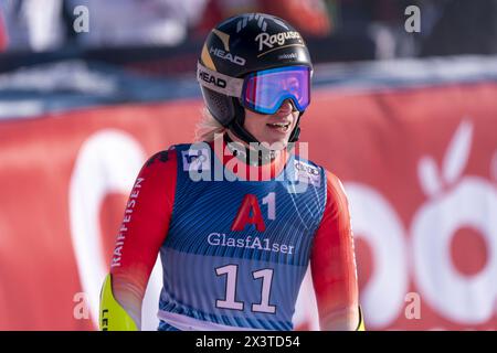 Zauchensee, Salzbourg. 12 janvier 2024. ZAUCHENSEE, SALZBOURG - 12 JANVIER : Lara Gut-Behrami de Suisse pendant la Coupe du monde de ski Audi FIS Super-G féminine (St Moritz) Zauchensee le 12 janvier 2024 à Zauchensee, Salzbourg.240112 SEPA 12 010 - 20240112 PD23040 crédit : APA-PictureDesk/Alamy Live News Banque D'Images