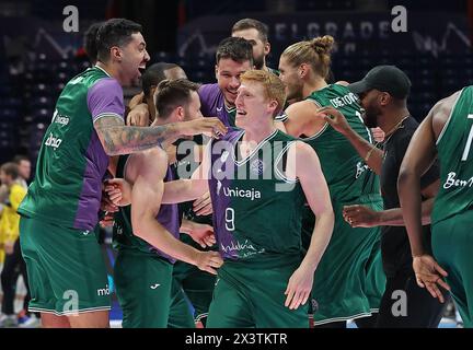 Belgrade, Serbie. 28 avril 2024. Les joueurs d'Unicaja célèbrent leur victoire après le match final de la Ligue des champions de la FIBA de basket-ball entre Lenovo Tenerife et Unicaja à Belgrade, Serbie, le 28 avril 2024. Crédit : Predrag Milosavljevic/Xinhua/Alamy Live News Banque D'Images