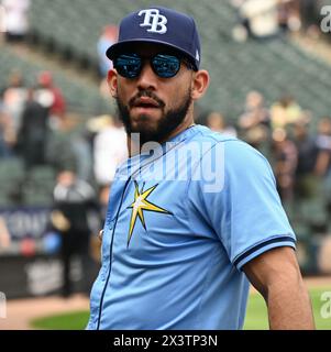 Chicago, États-Unis. 28 avril 2024. Jose Caballero #7, joueur professionnel de baseball pour les Rays de Tampa Bay vu dans la dugout envisager de suivre les White Sox de Chicago gagner le match et d'avoir leur premier balayage de trois matchs de la saison 2024 en vertu d'une victoire de 4-2 sur les Rays de Tampa Bay au Guaranteed Rate Field. Score final ; Tampa Bay Rays 2 : 4 Chicago White Sox. (Photo de Kyle Mazza/SOPA images/SIPA USA) crédit : SIPA USA/Alamy Live News Banque D'Images