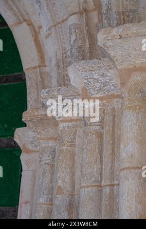 capitel de la entrada, , Iglesia de Nuestra Señora de la Asunción , Alaitza, Álava, Espagne, Europe Banque D'Images