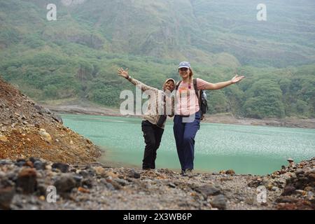 Vacances de touristes sur le mont Kelud. Le mont Kelud est l’un des volcans d’Indonésie dont la dernière éruption remonte à 2014 Banque D'Images