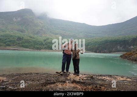 Vacances de touristes sur le mont Kelud. Le mont Kelud est l’un des volcans d’Indonésie dont la dernière éruption remonte à 2014 Banque D'Images