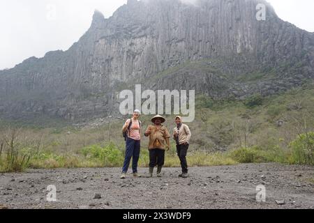 Vacances de touristes sur le mont Kelud. Le mont Kelud est l’un des volcans d’Indonésie dont la dernière éruption remonte à 2014 Banque D'Images