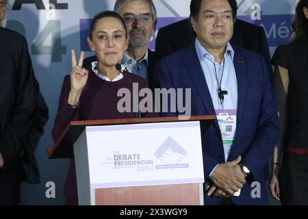 28 avril 2024, Mexico, Mexique : Claudia Sheinbaum Pardo, candidate à la présidence du Mexique, pour le Juntos Hagamos Historia, prend la parole avant le débat présidentiel avant les élections présidentielles à Estudios. (Crédit image : © JosÃ© Luis Torales/eyepix via ZUMA Press Wire) USAGE ÉDITORIAL SEULEMENT! Non destiné à UN USAGE commercial ! Crédit : ZUMA Press, Inc/Alamy Live News Banque D'Images