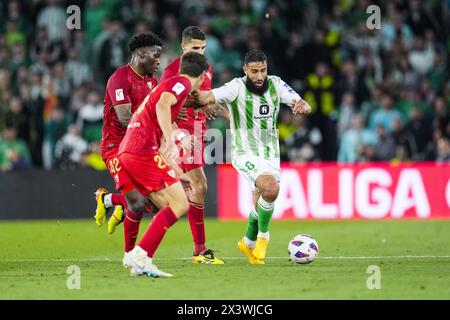 Nabil Fekir du Real Betis lors du match de football de la Liga entre le Real Betis et le Sevilla FC le 28 avril 2024 au stade Benito Villamarin de Séville, Espagne Banque D'Images