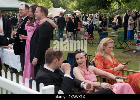 Private Members Club, Londres, Royaume-Uni. Le Hurlingham Club est une fête annuelle exclusive. Aisé riche et riche Londres des années 2020 Royaume-Uni. Angleterre 11 juin 2022 HOMER SYKES Banque D'Images