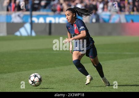 Paris, France. 28 avril 2024. Sakina Karchaoui du PSG lors de la Ligue des Champions féminine de l'UEFA, demi-finales, match de 2e manche entre le Paris Saint-Germain et l'Olympique Lyonnais le 28 avril 2024 au stade Parc des Princes à Paris, France - photo Jean Catuffe/DPPI crédit : DPPI Media/Alamy Live News Banque D'Images