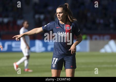 Lieke Martens van Leer du PSG lors de l'UEFA Women's Champions League, demi-finale, match de 2e manche entre le Paris Saint-Germain et l'Olympique Lyonnais le 28 avril 2024 au stade du Parc des Princes à Paris Banque D'Images