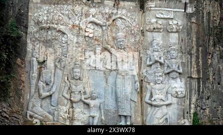 statue de bouddha à batcave phnom sampeau au cambodge Banque D'Images