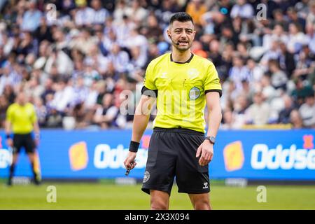 Odense, Danemark. 28 avril 2024. L'arbitre Aydin Uslu vu lors du match de 3F Superliga entre Odense BK et Hvidovre IF au parc d'énergie nature à Odense. (Crédit photo : Gonzales photo - Kent Rasmussen). Banque D'Images