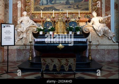 Vienne, Autriche. La Karlskirche de Vienne est une église catholique romaine située dans le 4ème arrondissement de Vienne Banque D'Images