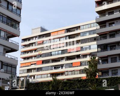 Torremolinos, Málaga, Espagne. Immeubles résidentiels la Nogalera. A été le premier complexe résidentiel de luxe buit en Espagne. Banque D'Images