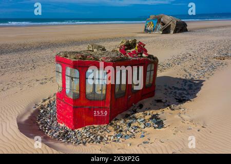 France, Manche, Cotentin. Street art sur blockhouse. Plage de Biville Banque D'Images