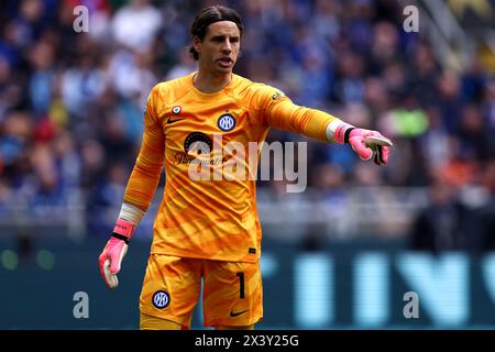 Yann Sommer du FC Internazionale fait des gestes lors du match de football Serie A entre le FC Internazionale et le Torino FC au Stadio Giuseppe Meazza le 28 avril 2024 à Milan Italie . Banque D'Images