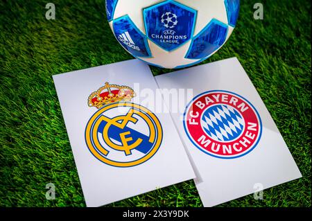 MADRID, ESPAGNE, AVRIL 28. 2024 : Real Madrid (ESP) contre Bayern Munich (GER). Demi-finales de football UEFA Champions League 2024 en Europe. Logo de Teams an Banque D'Images