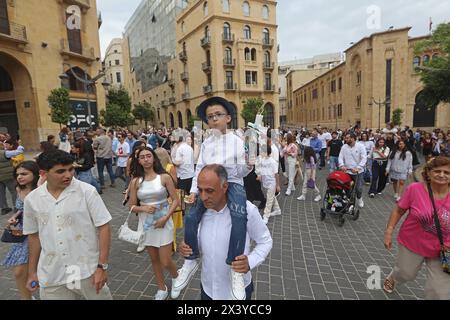 (240429) -- BEYROUTH, 29 avril 2024 (Xinhua) -- les chrétiens orthodoxes célèbrent le dimanche des Rameaux dans le centre de Beyrouth, Liban, le 28 avril 2024. (Xinhua/Bilal Jawich) Banque D'Images