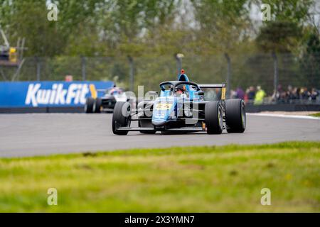 Martin MOLNÁR 24 Virtuosi Racing Qualifying Donington Park à Donington Park, Derby, Angleterre le 27 avril 2024. Photo de Chris Williams. Utilisation éditoriale Banque D'Images