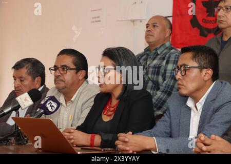 MOUVEMENTS SOCIAUX MARS 1er MAI Quito, lundi 28 avril 2024 Conférence de presse des mouvements sociaux, annonçant le 1er mai, pour la journée des travailleurs, il aura lieu mercredi dans sa propre journée de commémoration Mesias Tatamuez, JosÃ Villavicencio, Marcela Arellano, AndrÃ s Quishpe, Wilson Alvarez, manuel Cuenca photos Rolando Enriquez API Quito Pichincha Équateur POL MOUVEMENTS SOCIAUX MARS 1er MAI a73c8bab1bbff4272882b1d3a20ccb3c Copyright : xROLANDOxENRIQUEZx Banque D'Images