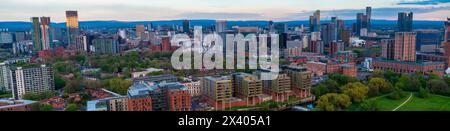 Large panorama de Salford et Manchester Skyline photographié depuis Salford. Banque D'Images