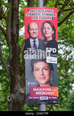 Wahlplakate von SPD und Bündnis Sarah Wagenknecht zur Europawahl AM 9. Juni 2024 im Kölner Stadtteil Nippes *** SPD et Alliance Sarah Wagenknecht affiches électorales pour les élections européennes du 9 juin 2024 dans le district Nippes de Cologne GMS15610 Banque D'Images