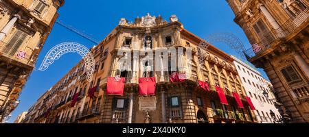 Quattro Canti, officiellement connu sous le nom de Piazza Vigliena, est une place baroque située à Palerme, région de Sicile, Italie ; Sicile, Italie Banque D'Images