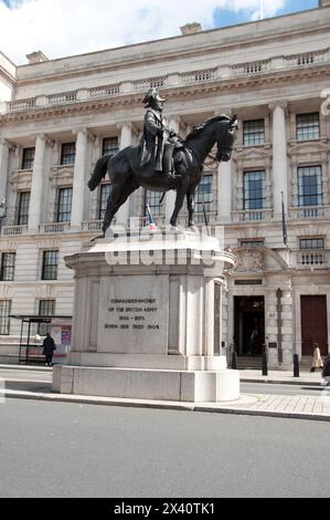 Statue du maréchal, son Altesse Royale George, Duc de Cambridge, K.C., Whitehall, ville de Westminster, Londres, Royaume-Uni. Banque D'Images